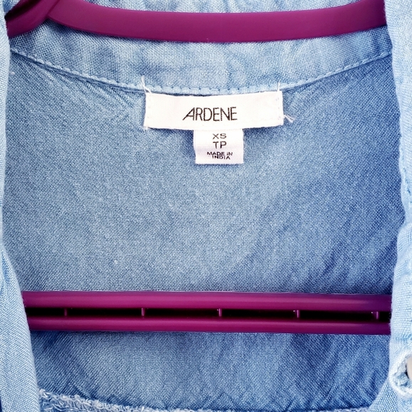 Button down Jean Crop Top - Picture 2 of 3